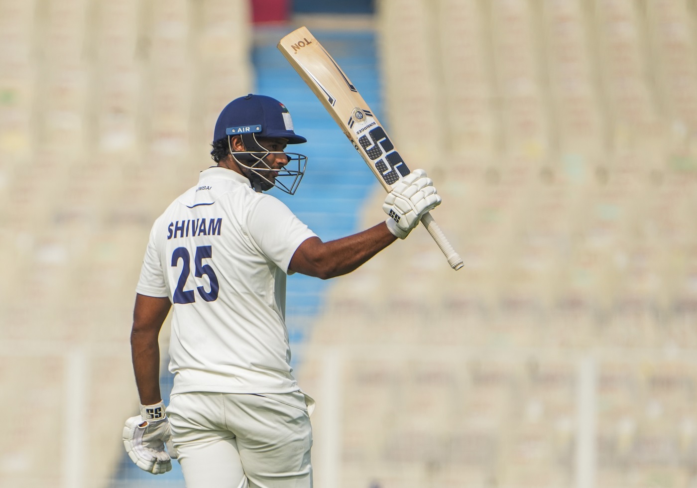 Ranji round-up: Dube rescues Mumbai; Karnataka stumble on 16-wicket day; Sai Kishore drives TN